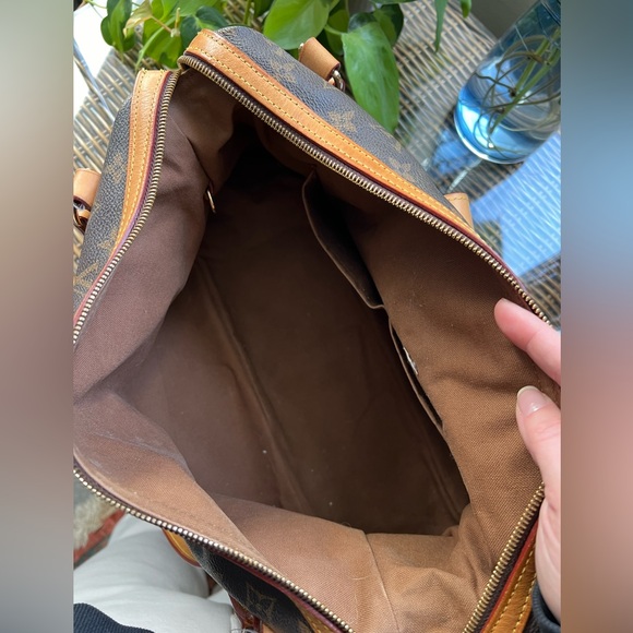 Imitation Louis Vuitton Shoulder Bag - Picture 7 of 8